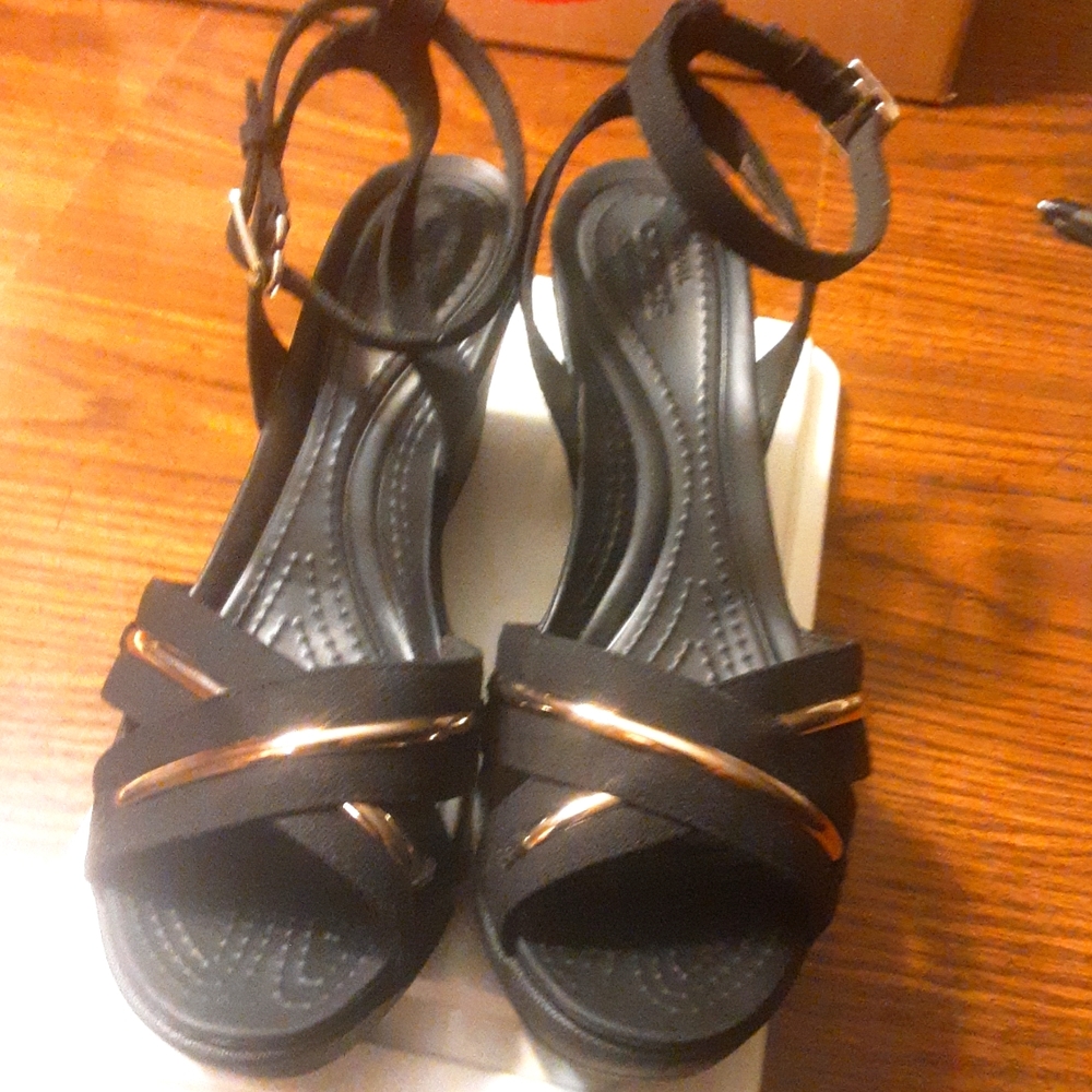 Women's Crocs Dual Comfort Wedge Sandals size 6 m black